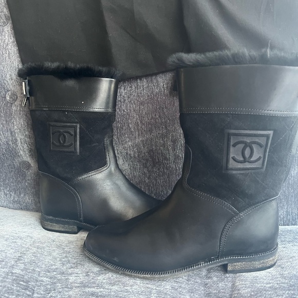 Authentic CHANEL black leather/suede boots, size 39, in excellent condition - Picture 11 of 16